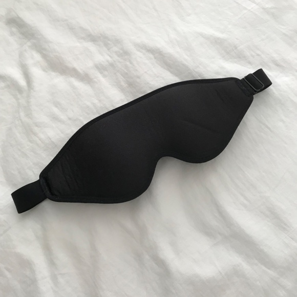 3D Contoured Sleep Eye Mask Blackout Black Adjustable Strap Airplane Travel Bed - Picture 3 of 10